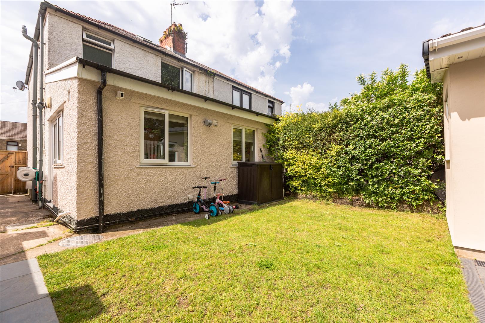 Carmarthen Road, Fforestfach, Swansea, SA5 4BN
